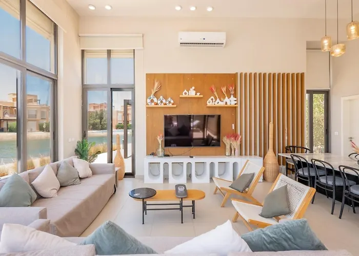 Classy 4br In Tawila, El Gouna I Heated Pool & Lagoon Access فيلة الغردقة