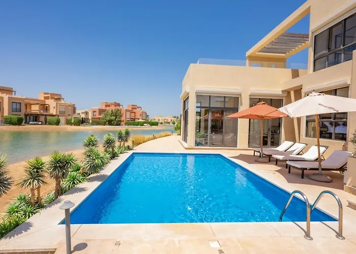 Classy 4br In Tawila, El Gouna I Heated Pool & Lagoon Access فيلة الغردقة
